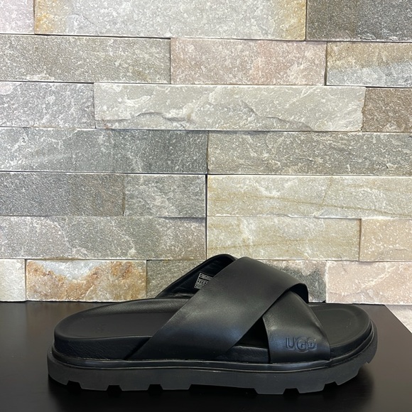 UGG Men's Capitola Cross Slide - Picture 4 of 7